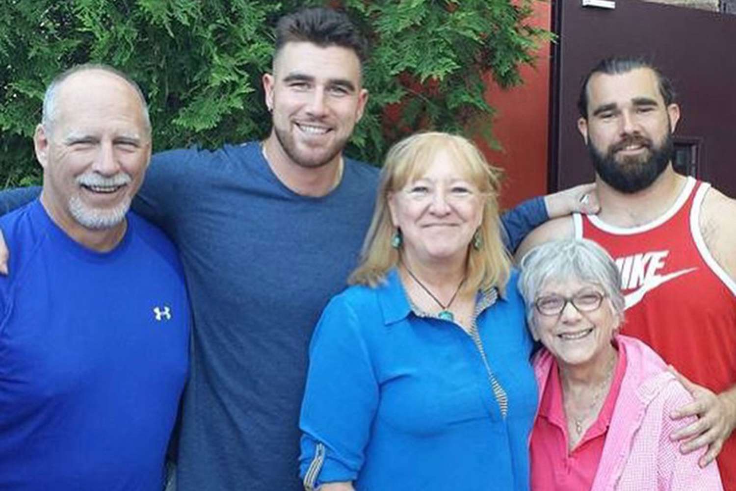 Travis Kelce Dad mom and Star Brother